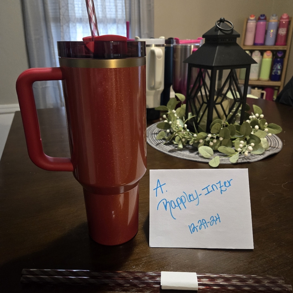 Brand New With Box 40oz Scarlett Tinsel Stanley & (2) Extra Straws